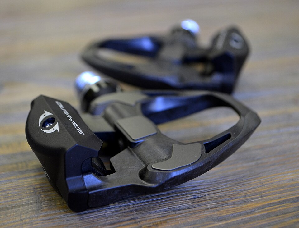 参考実写: Shimano DURA-ACE PD-R9100 · SPD-SLペダル · 軸長未確認